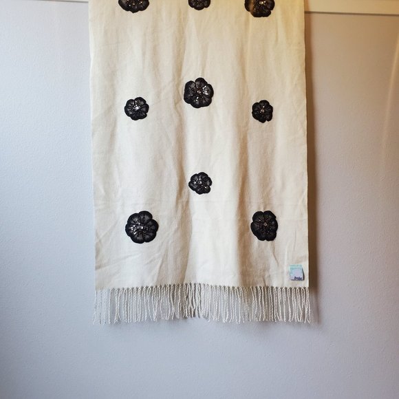 Bindya New York Cream Cashmere Wrap - Picture 3 of 13